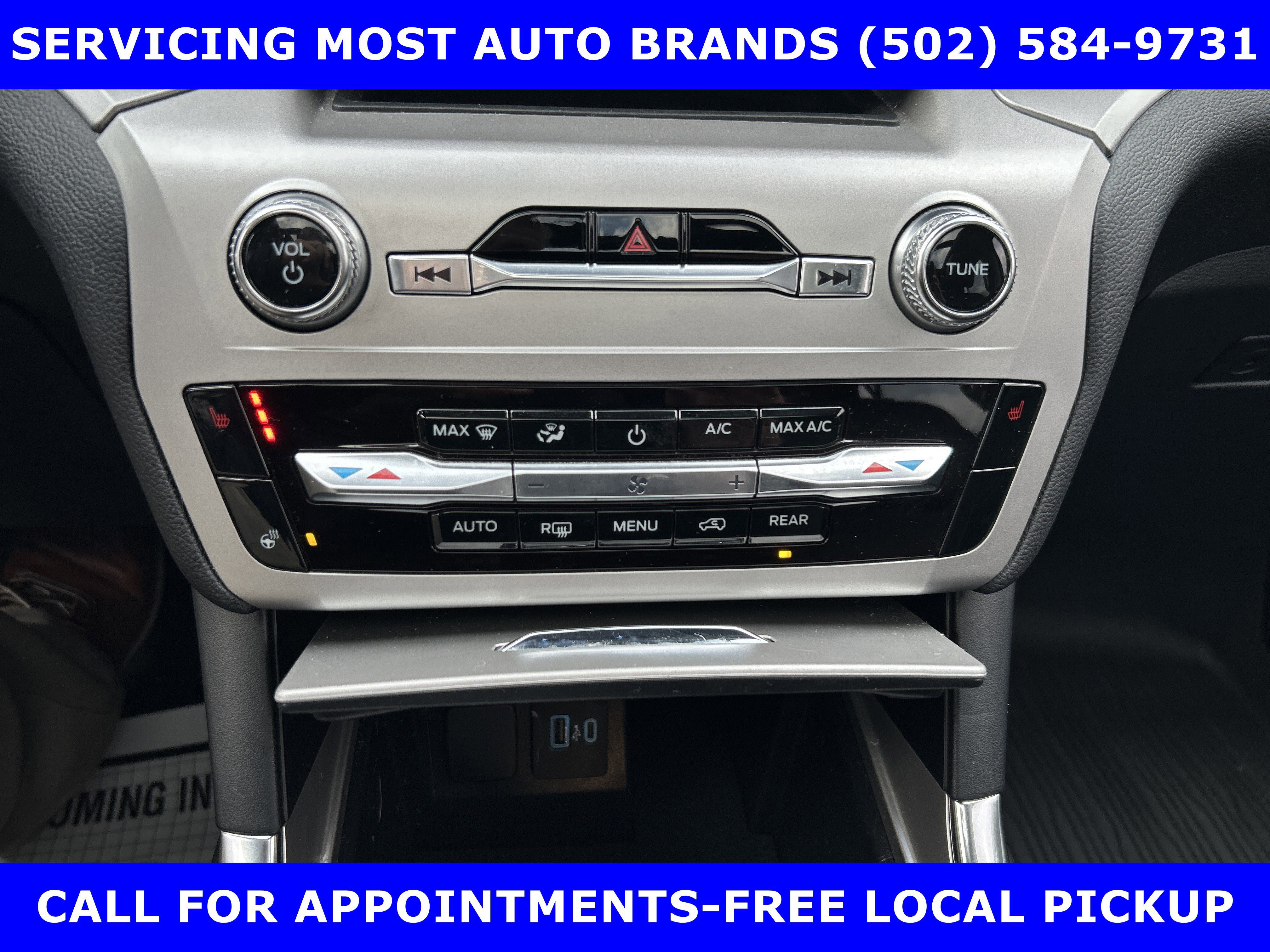 Certified 2022 Ford Explorer XLT w/ Equipment Group 202A image 27