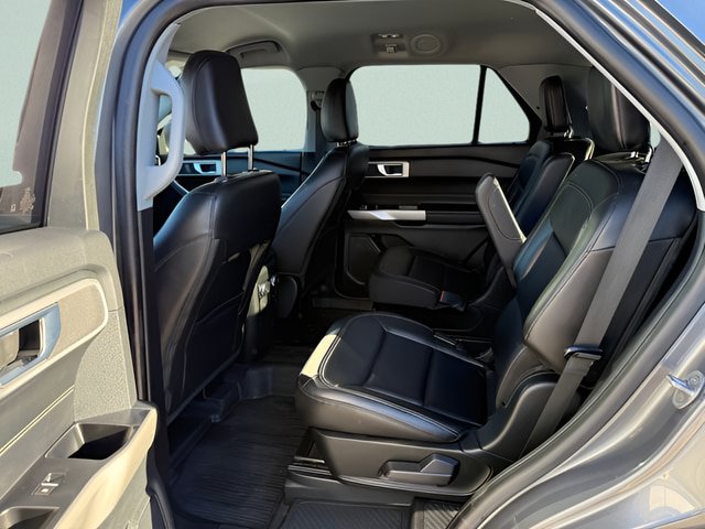 Certified 2022 Ford Explorer XLT w/ Equipment Group 202A AWD/4WD image 5