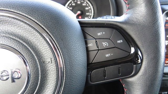 Used 2022 Jeep Renegade Trailhawk image 24