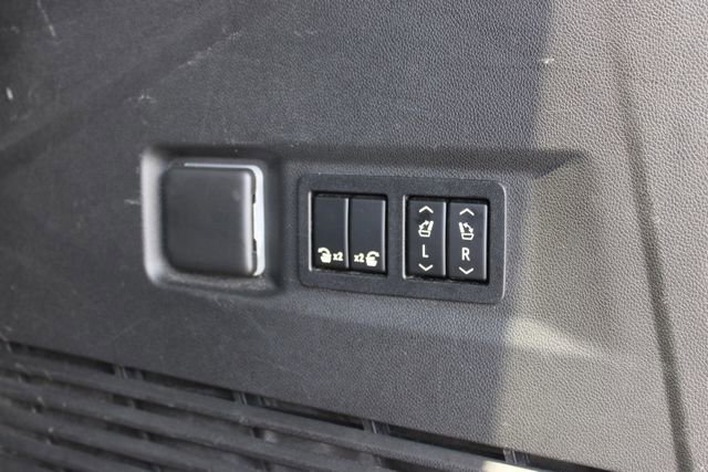 Used 2022 GMC Yukon SLT w/ SLT Premium Package AWD/4WD image 24