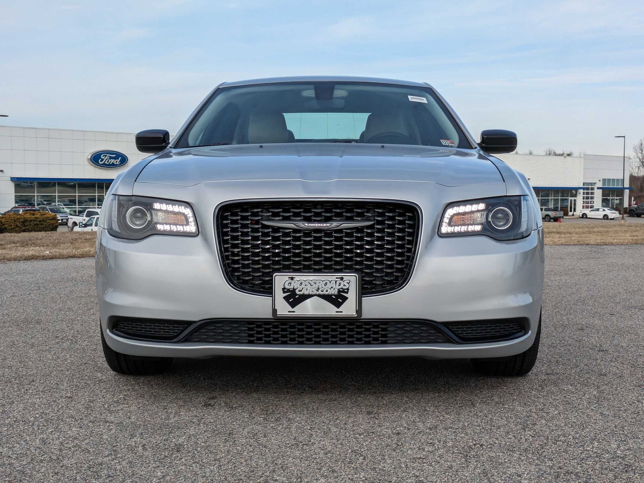 Used 2023 Chrysler 300 Touring w/ Sport Appearance Package image 8