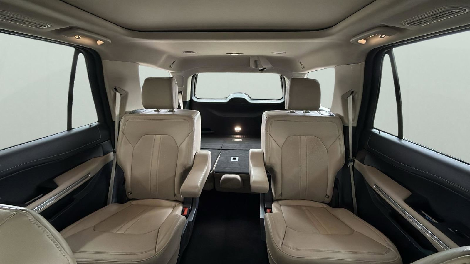 Certified 2022 Ford Expedition Limited image 26