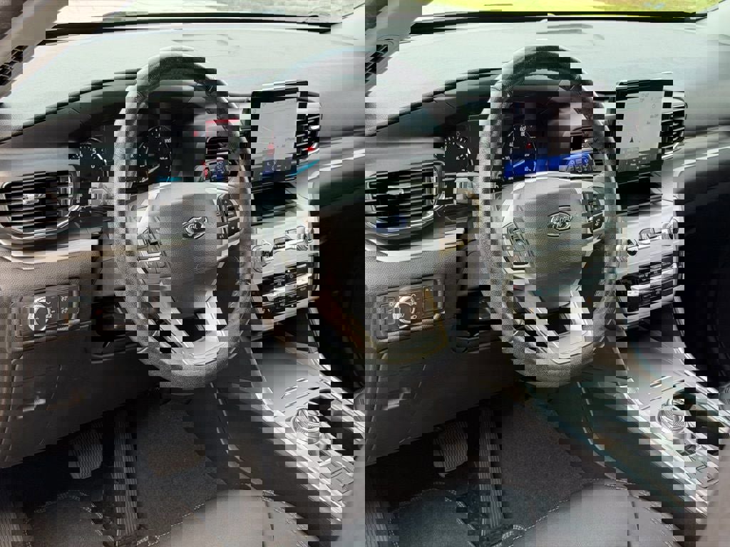 Certified 2022 Ford Explorer XLT w/ Equipment Group 202A image 12