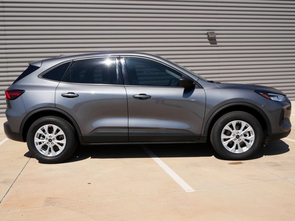 Certified 2025 Ford Escape Active AWD/4WD image 2