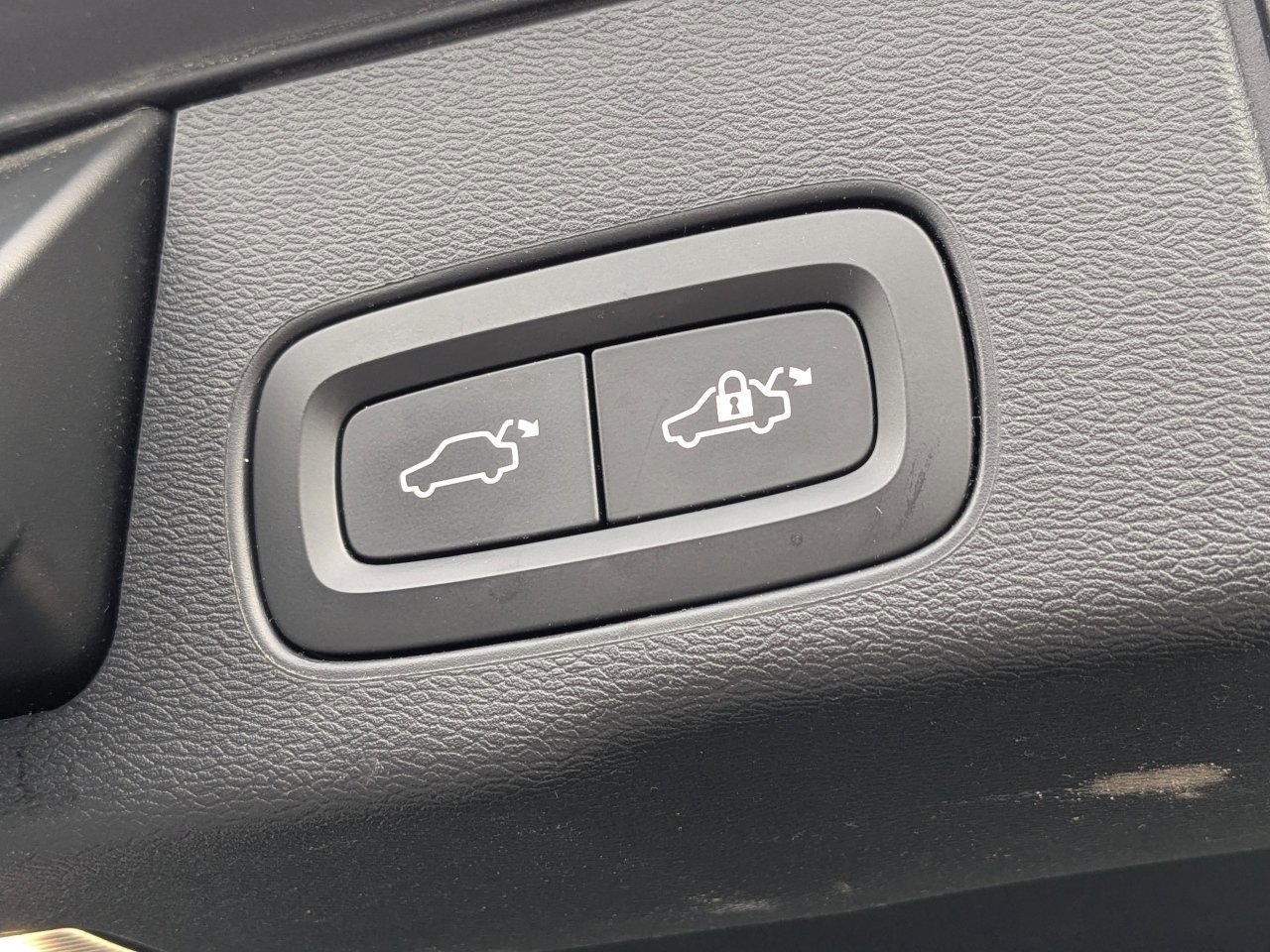 Used 2019 Volvo XC60 T5 Inscription w/ Protection Package image 15