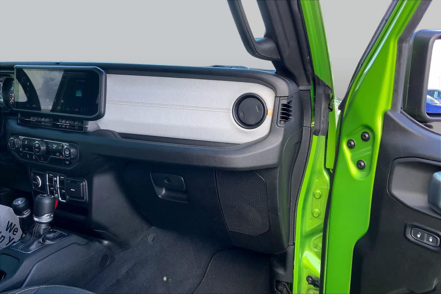 Used 2025 Jeep Wrangler Unlimited Sport AWD/4WD image 17