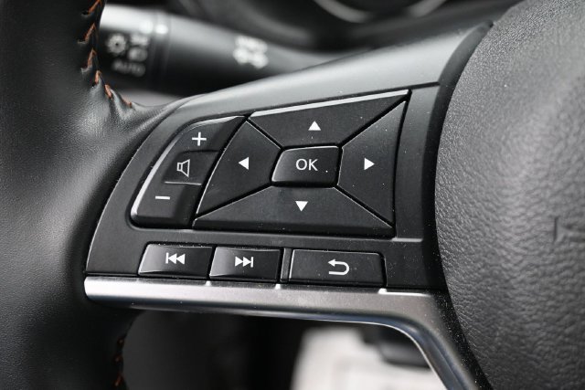 Used 2025 Nissan Sentra SR FWD image 17