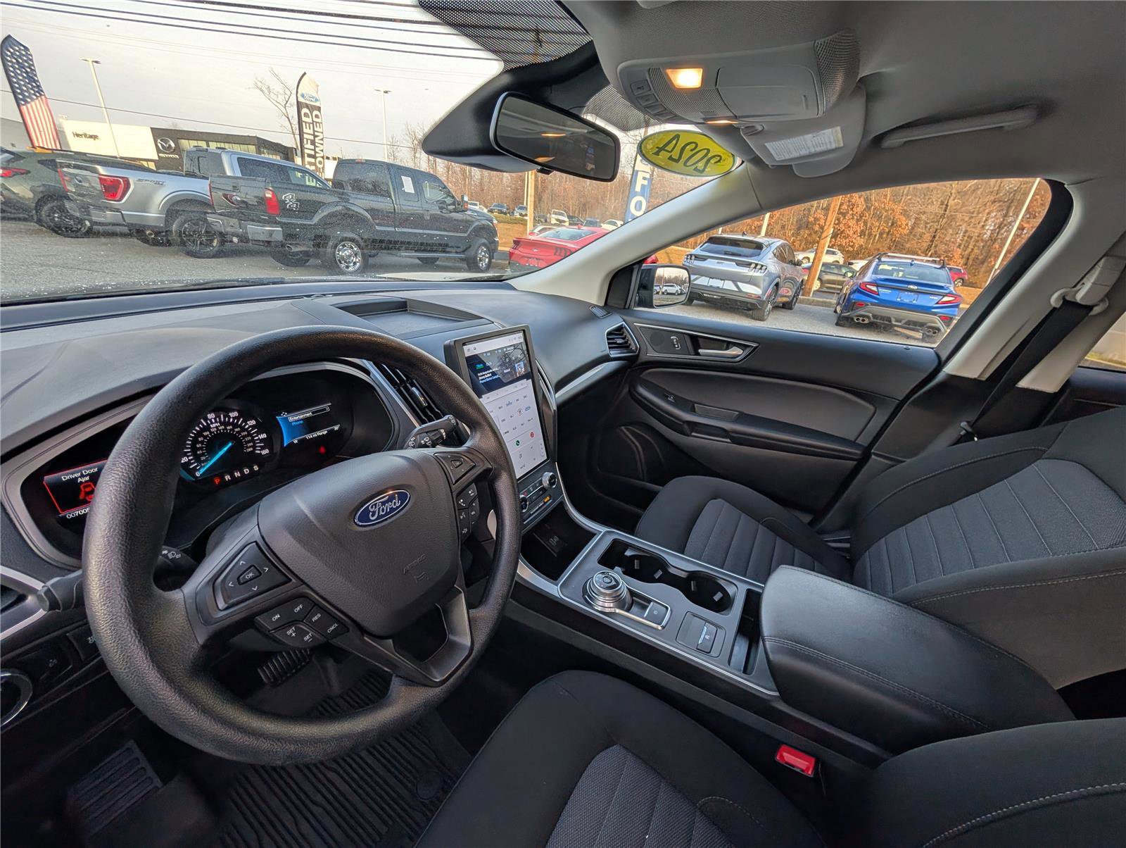 Certified 2024 Ford Edge SE w/ Black Appearance Package image 14