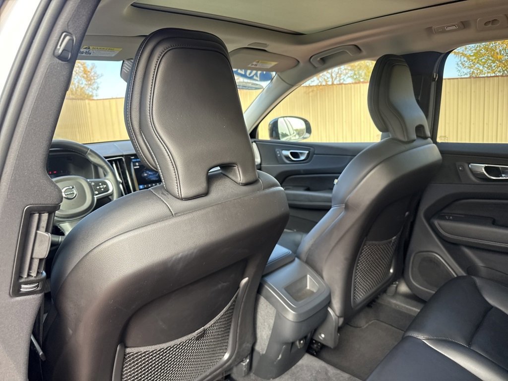 Used 2025 Volvo XC60 B5 Core image 20