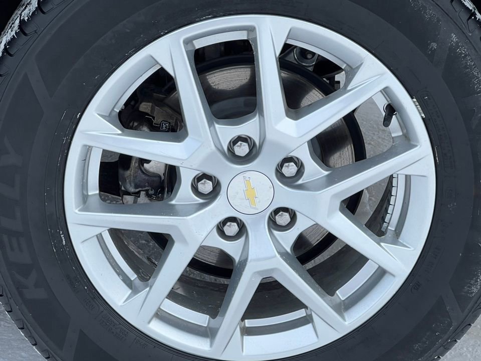 Used 2022 Chevrolet Equinox LT w/ LPO, Floor Liner Package image 12