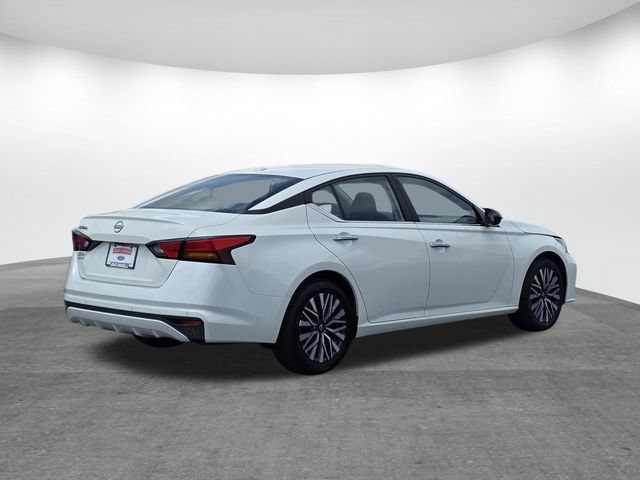 Used 2025 Nissan Altima 2.5 SV FWD image 4