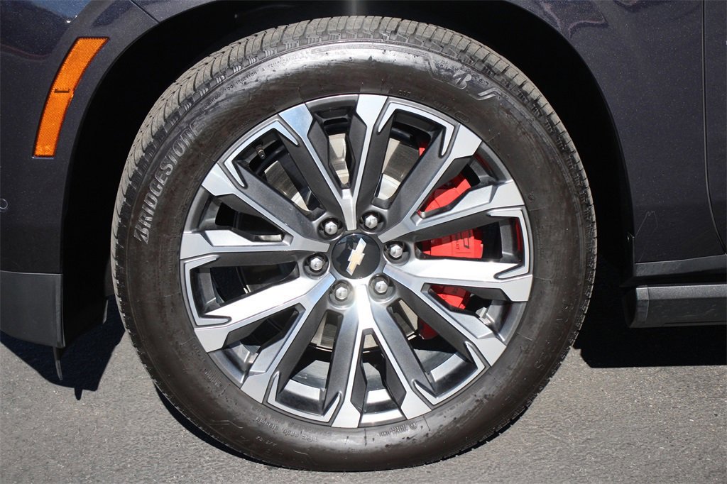 Used 2025 Chevrolet Tahoe High Country image 14