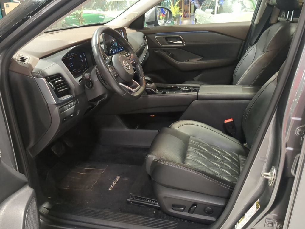 Used 2022 Nissan Rogue Platinum w/ Head-Up Display Package AWD/4WD image 17