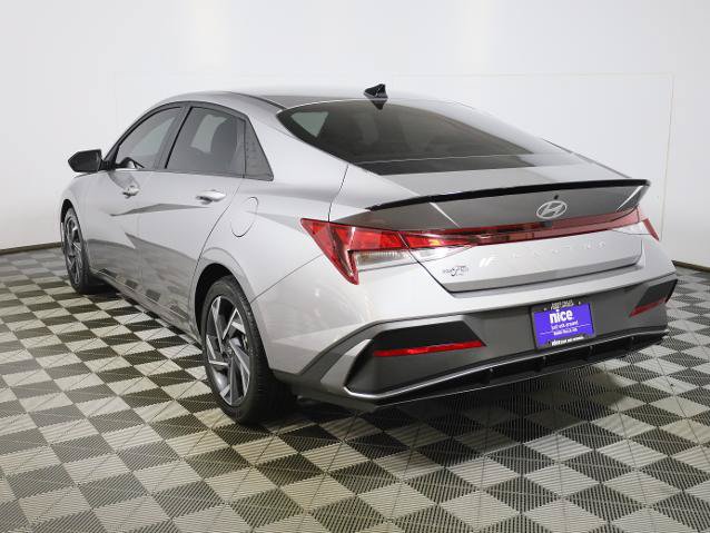 Used 2025 Hyundai Elantra Sport FWD image 7
