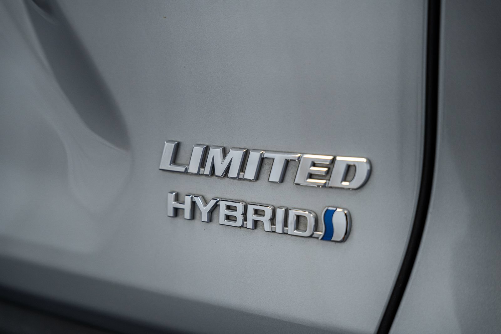 Used 2020 Toyota RAV4 Limited AWD/4WD image 8