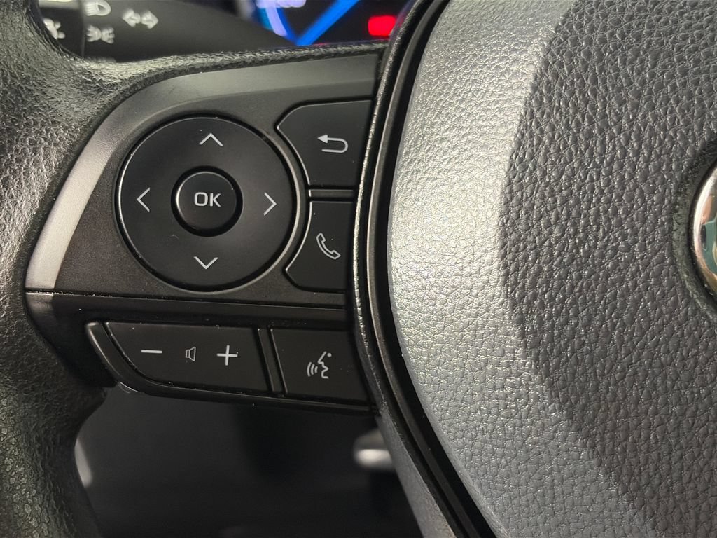 Used 2024 Toyota RAV4 XLE AWD/4WD image 17
