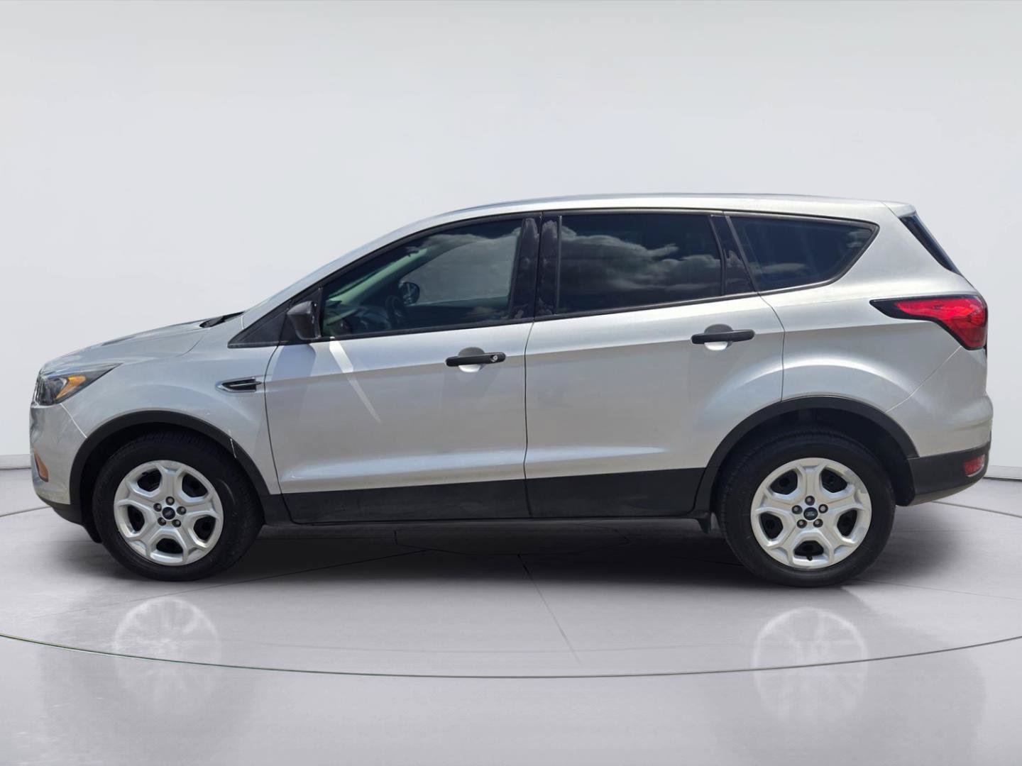 Certified 2019 Ford Escape S FWD image 4