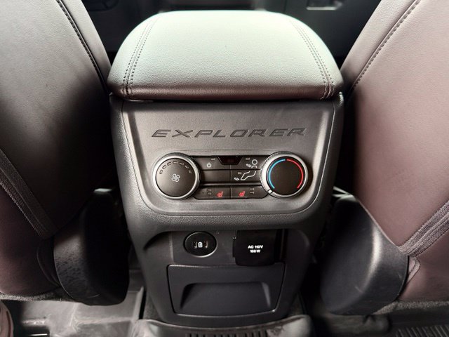 Certified 2025 Ford Explorer Platinum w/ LUX Leather Package AWD/4WD image 28