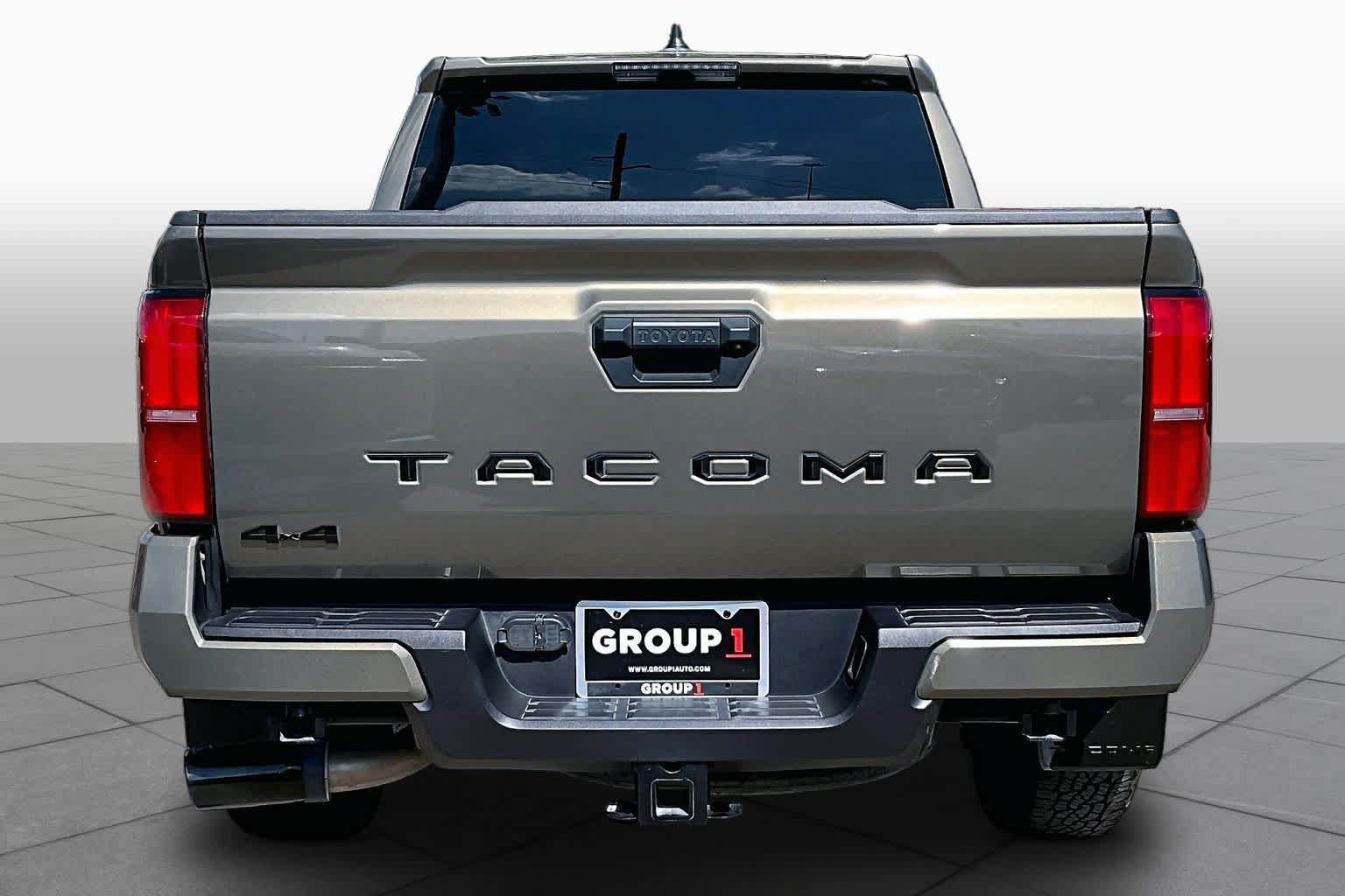 Used 2025 Toyota Tacoma TRD Off-Road AWD/4WD image 5