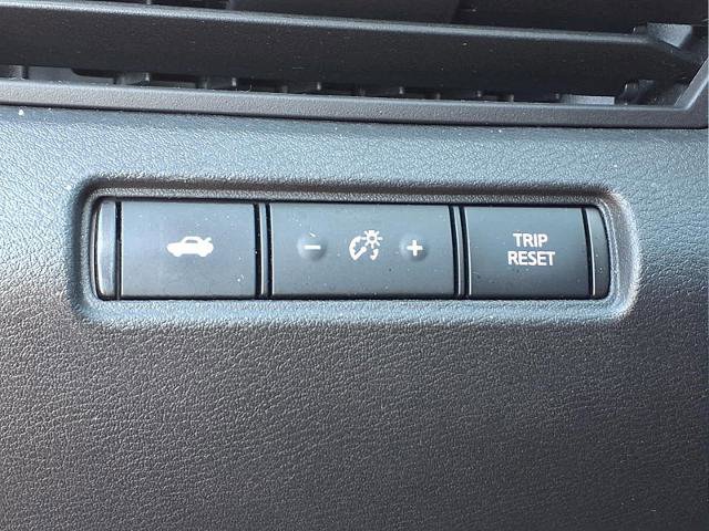 Used 2021 Nissan Altima 2.5 SR w/ SR Premium Package image 16