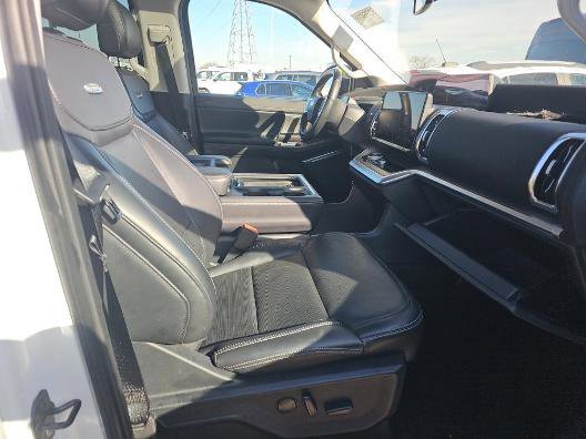 Certified 2025 Ford Expedition Max Platinum image 4