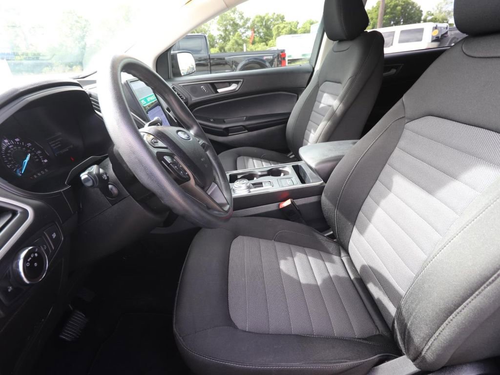 Certified 2023 Ford Edge SE w/ Black Appearance Package AWD/4WD image 2