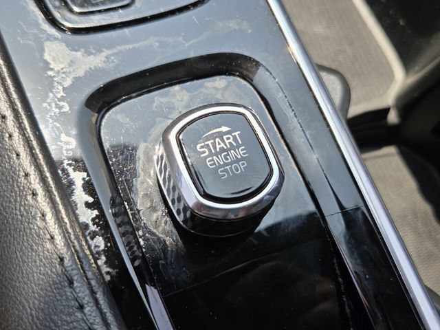 Used 2023 Volvo XC90 B5 Plus AWD/4WD image 25