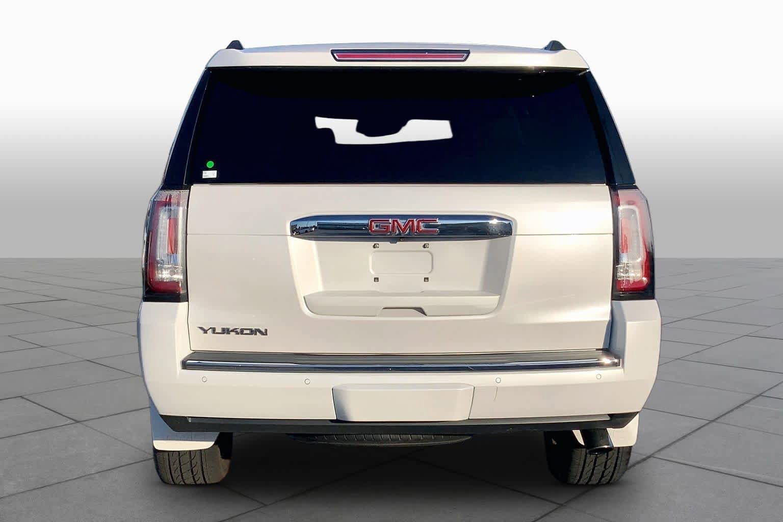 Used 2017 GMC Yukon Denali w/ Open Road Package AWD/4WD image 5