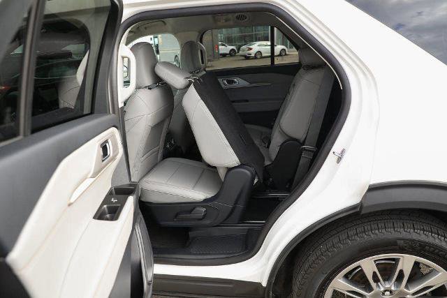 Certified 2025 Ford Explorer Active w/ Active Comfort Package image 35