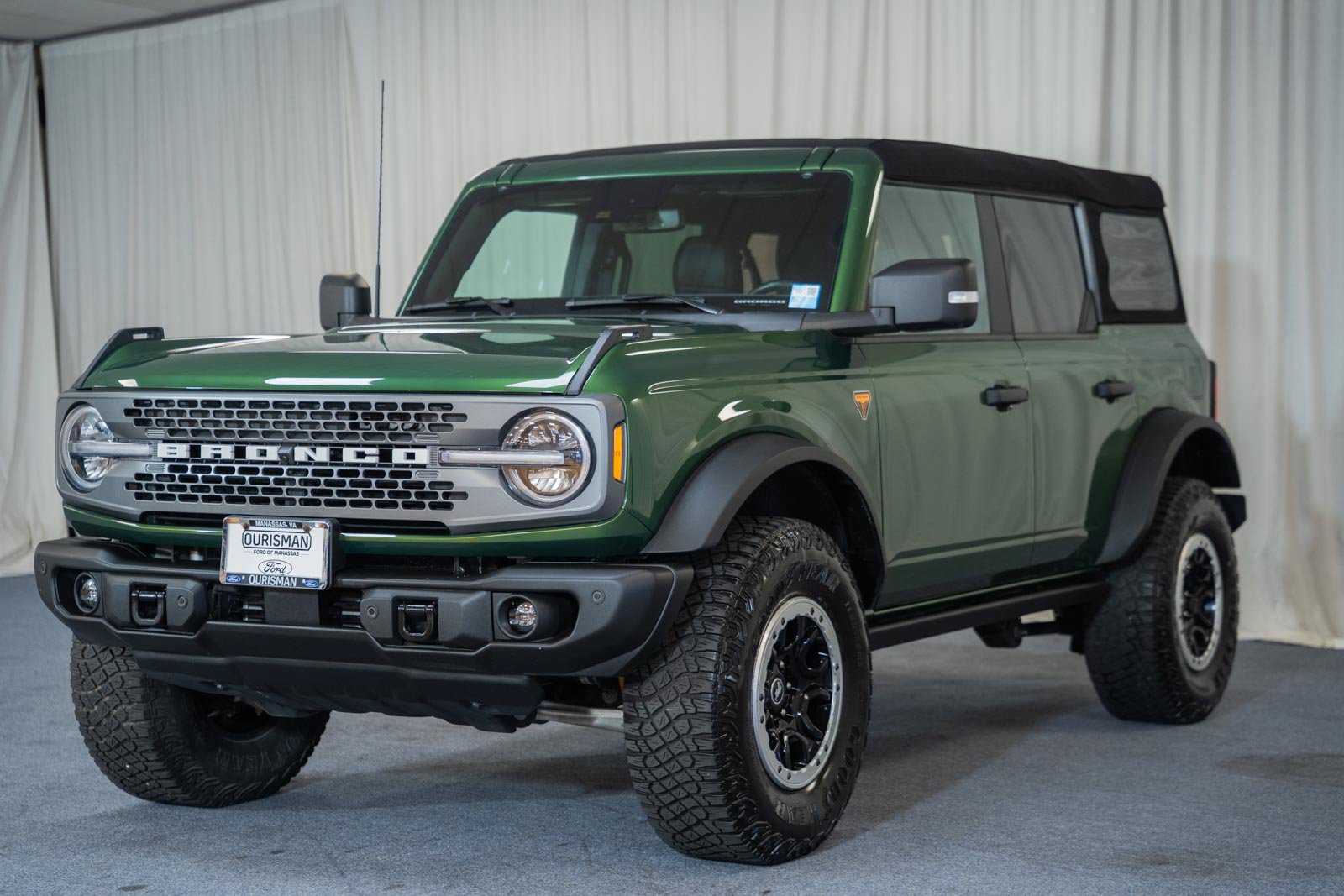 Certified 2023 Ford Bronco Badlands w/ Sasquatch Package AWD/4WD image 3