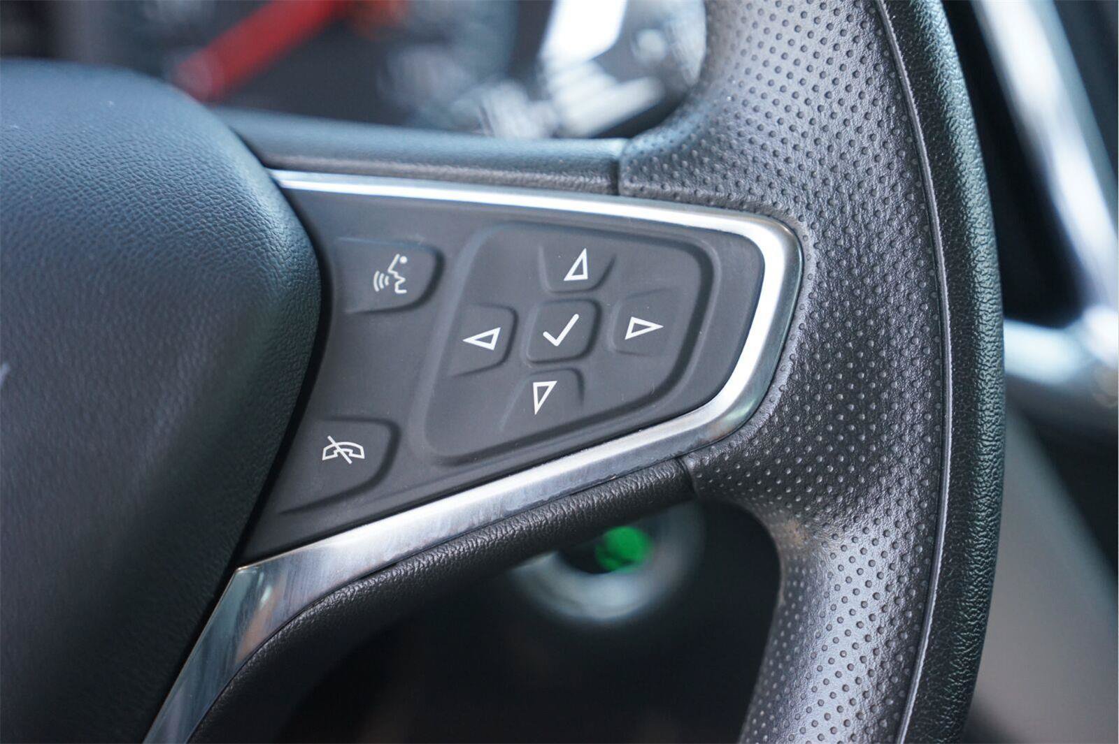 Used 2019 Chevrolet Equinox LS FWD image 23