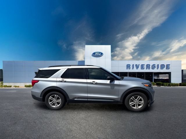 Certified 2023 Ford Explorer XLT w/ Equipment Group 202A RWD image 2