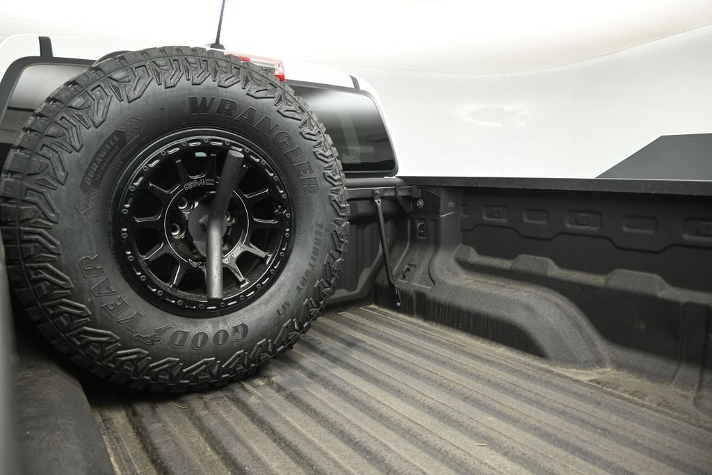 Used 2024 GMC Canyon AT4X w/ AT4X AEV Edition AWD/4WD image 22