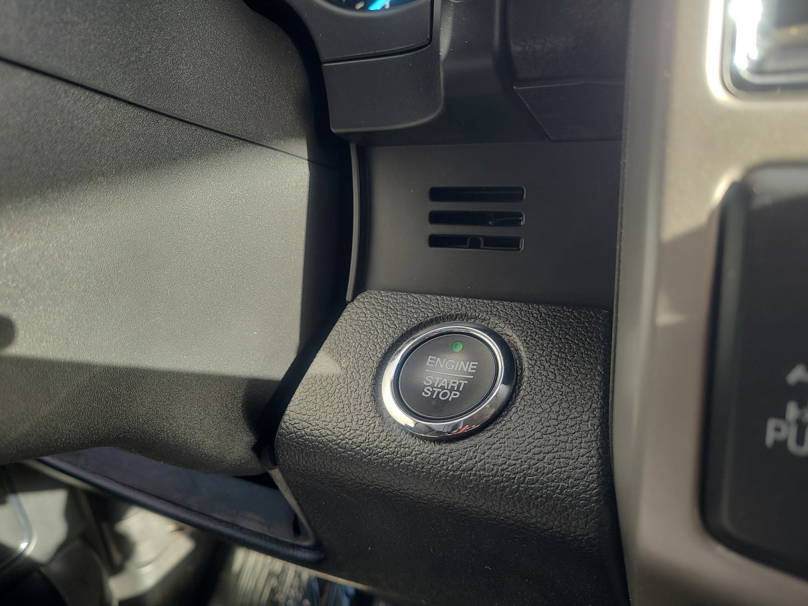 Certified 2020 Ford F150 Lariat w/ Equipment Group 502A Luxury image 30