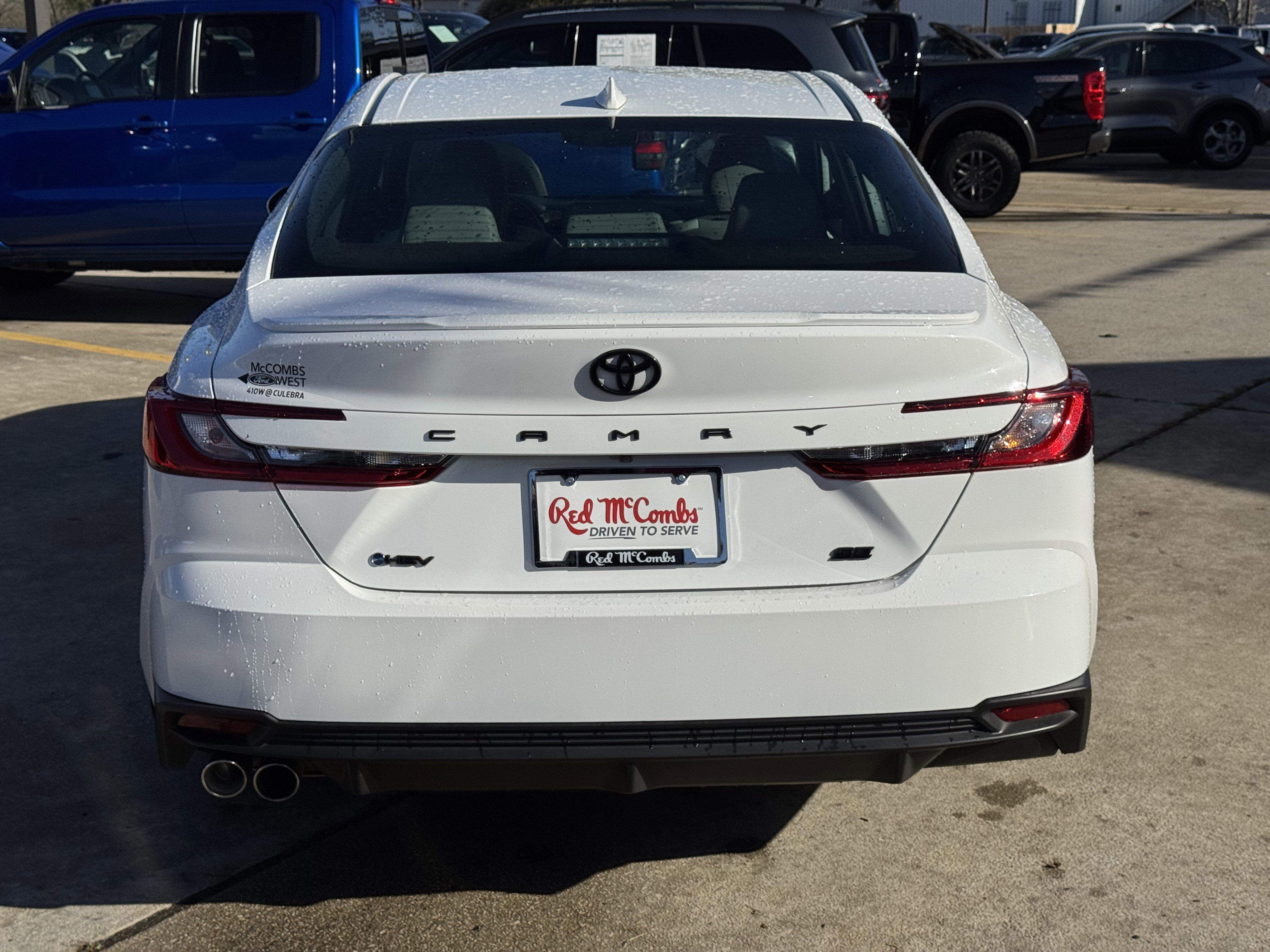 Used 2025 Toyota Camry SE image 5