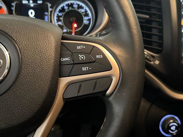 Used 2017 Jeep Cherokee Latitude image 23