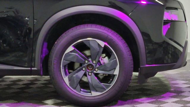 Used 2024 Nissan Rogue SV image 23