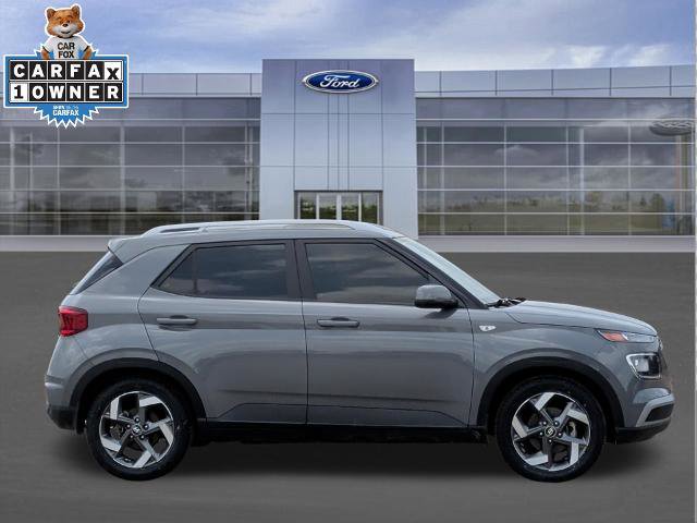 Used 2023 Hyundai Venue SEL FWD image 7