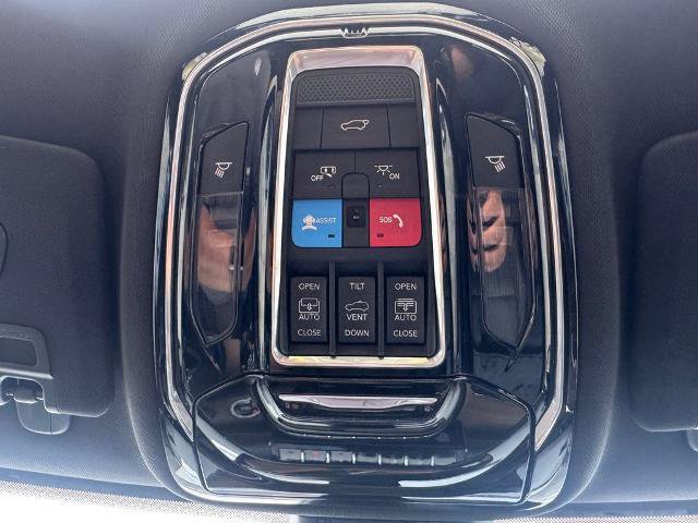 Used 2024 Jeep Grand Cherokee Summit w/ Adv Protech Group IV AWD/4WD image 30