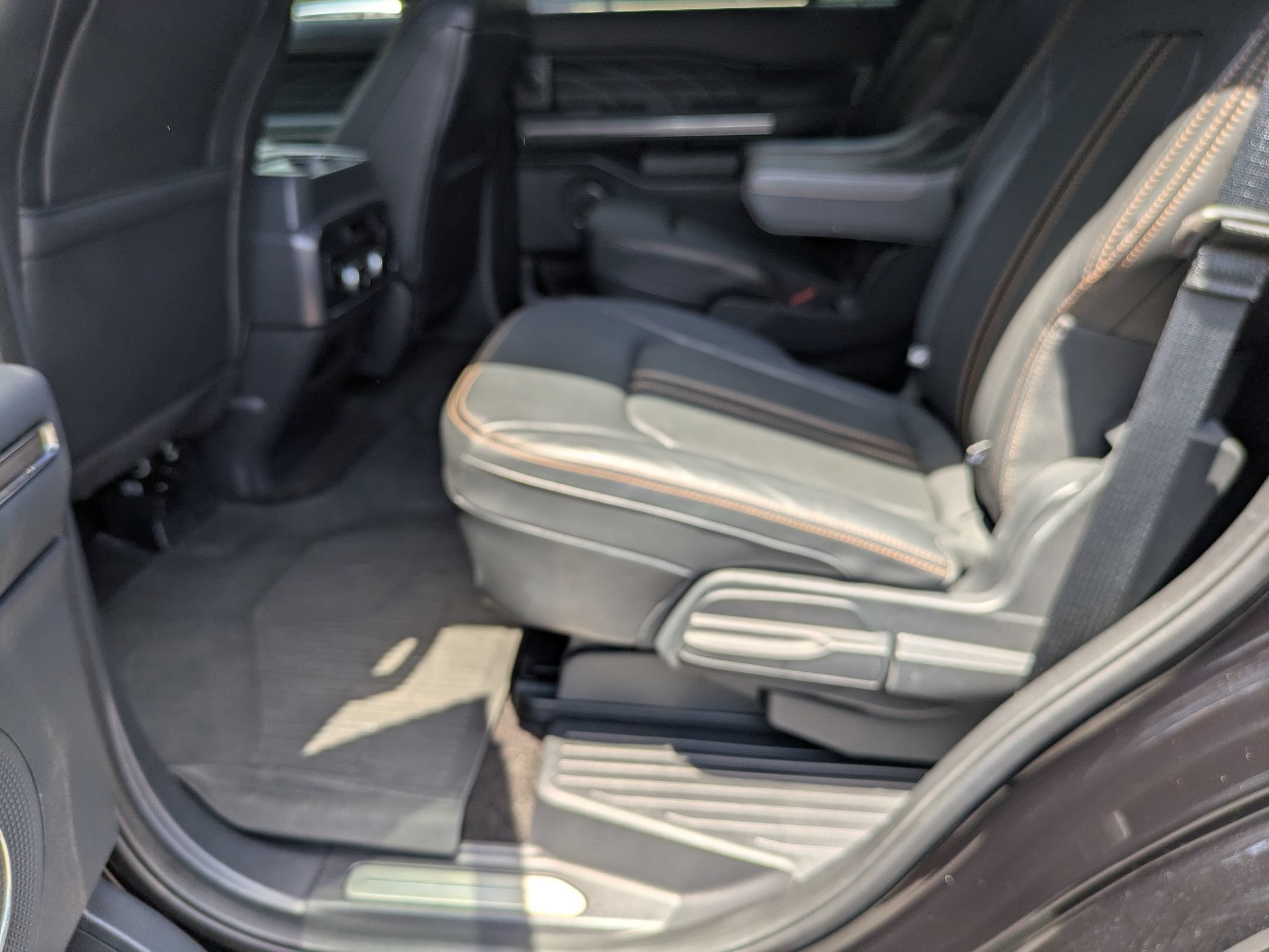 Certified 2023 Ford Expedition Platinum AWD/4WD image 30