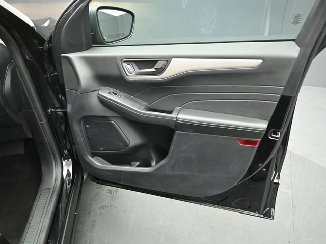 Certified 2022 Ford Escape SE w/ Cold Weather Package image 44