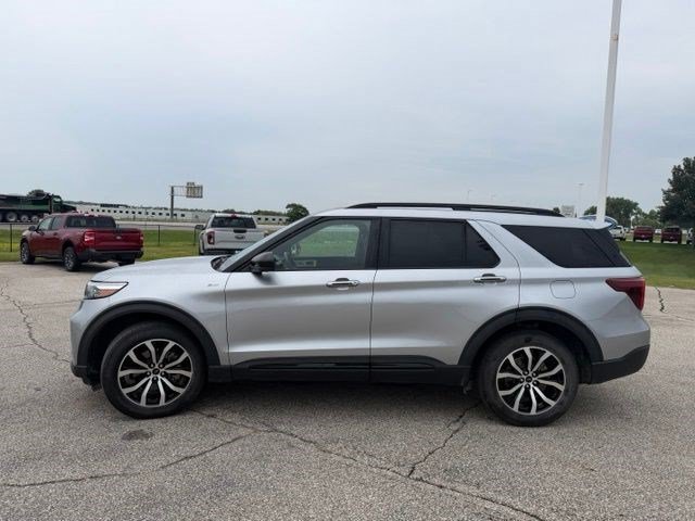 Certified 2022 Ford Explorer ST-Line w/ Class IV Trailer Tow Package AWD/4WD image 6