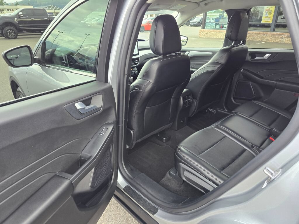 Certified 2024 Ford Escape Platinum AWD/4WD image 16