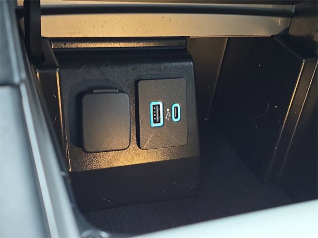 Certified 2024 Ford Explorer XLT image 25