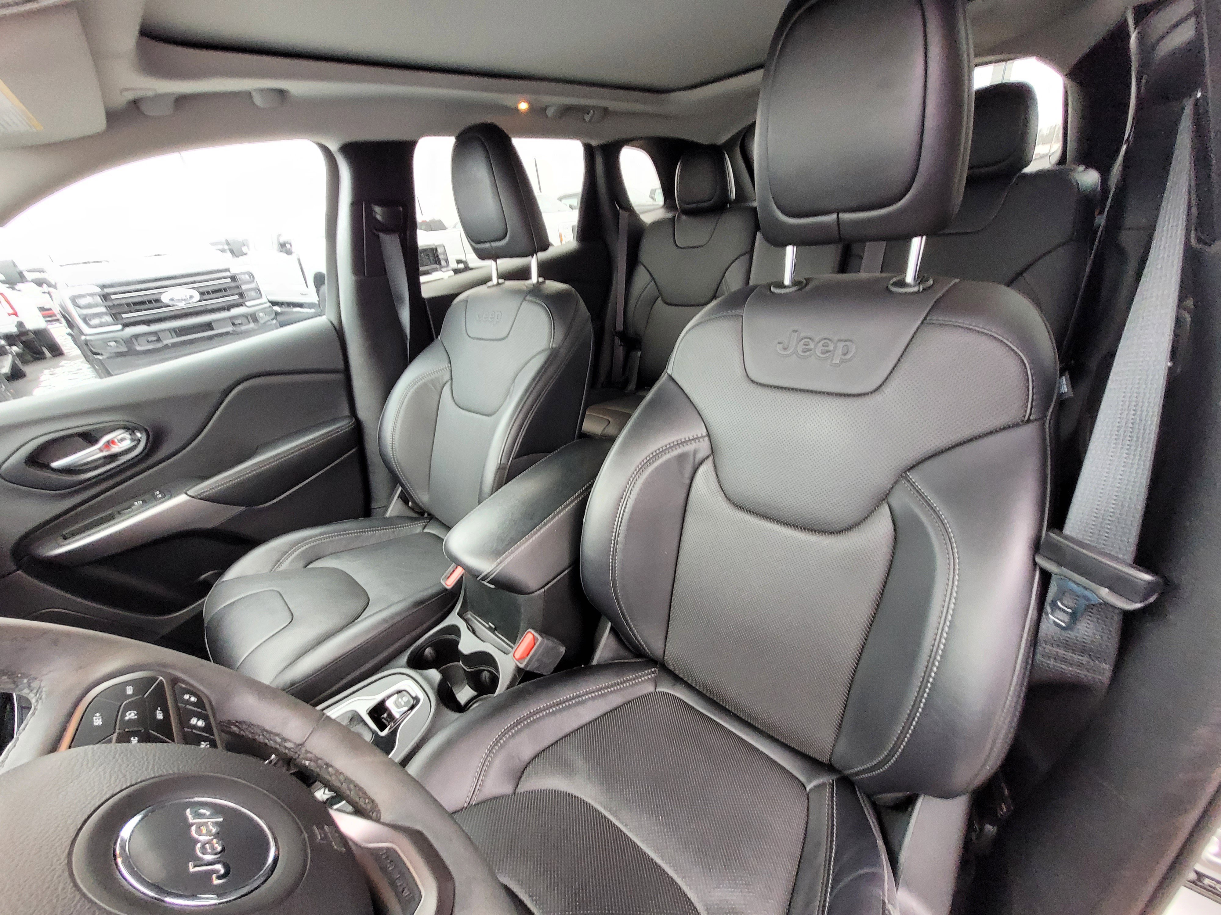 Used 2022 Jeep Cherokee Limited w/ Elite Package image 35