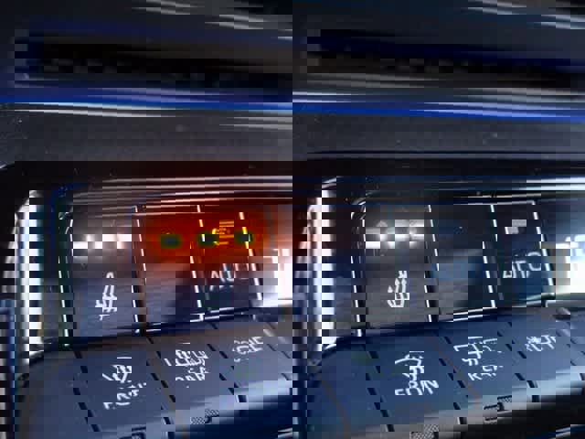 Used 2023 Toyota Prius XLE image 27