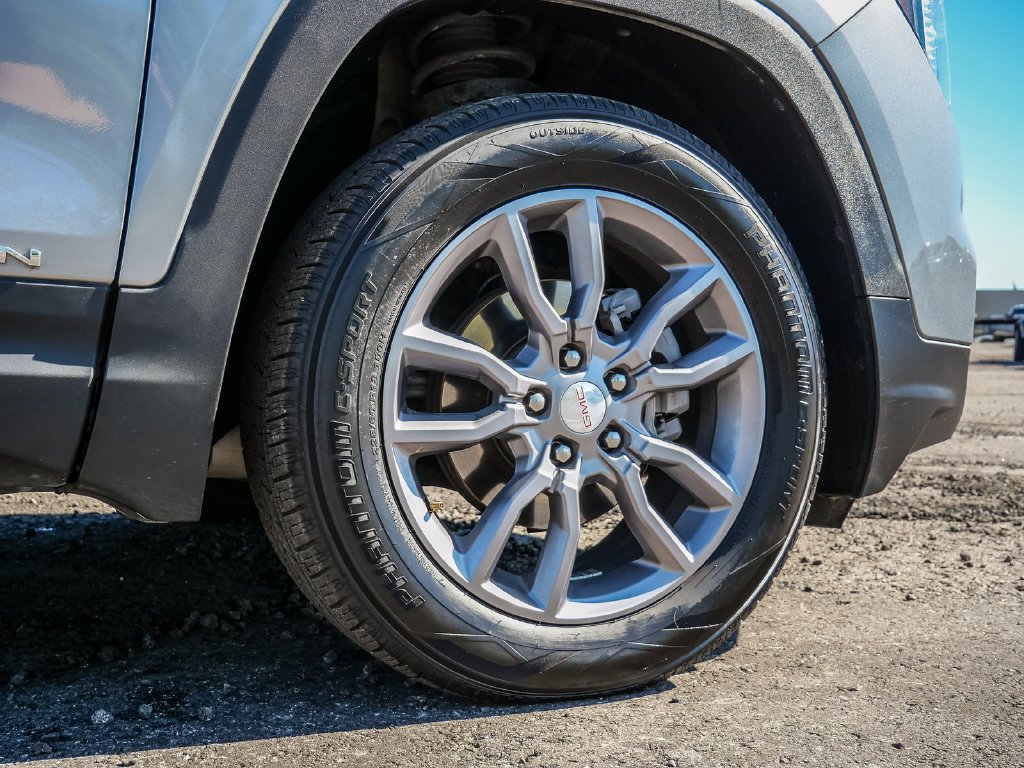 Used 2023 GMC Terrain SLT AWD/4WD image 9