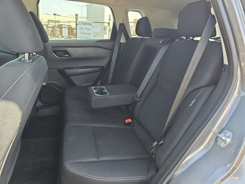 Used 2024 Nissan Rogue S AWD/4WD image 13