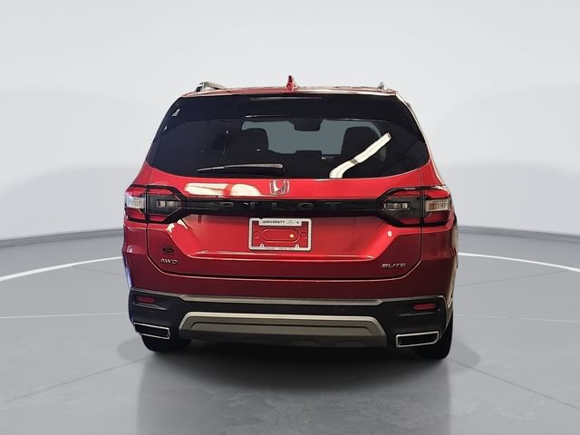 Used 2023 Honda Pilot Elite image 4