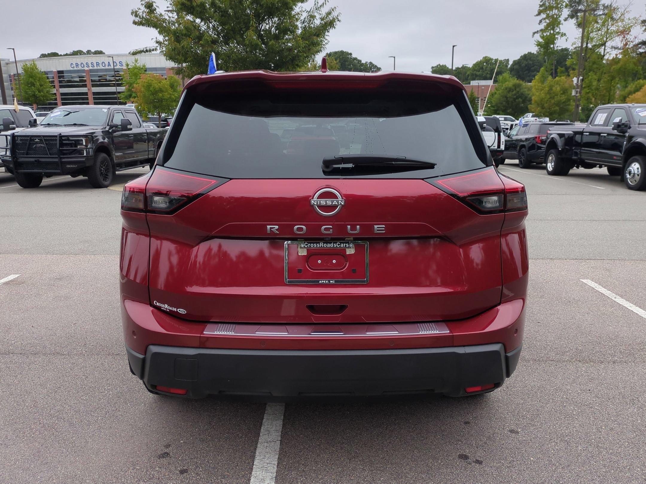 Used 2025 Nissan Rogue SV w/ SV Premium Package FWD image 5